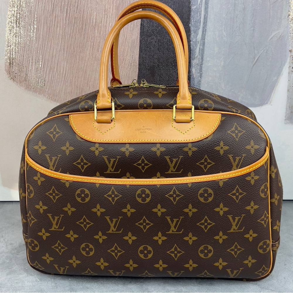 🌵Authentic Louis Vuitton Deauville Monogram🌵